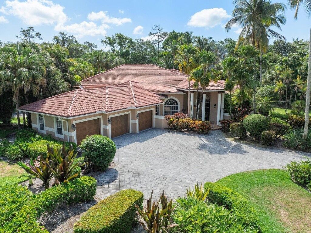 Property Photo:  6020 NW 83rd Terrace  FL 33067 