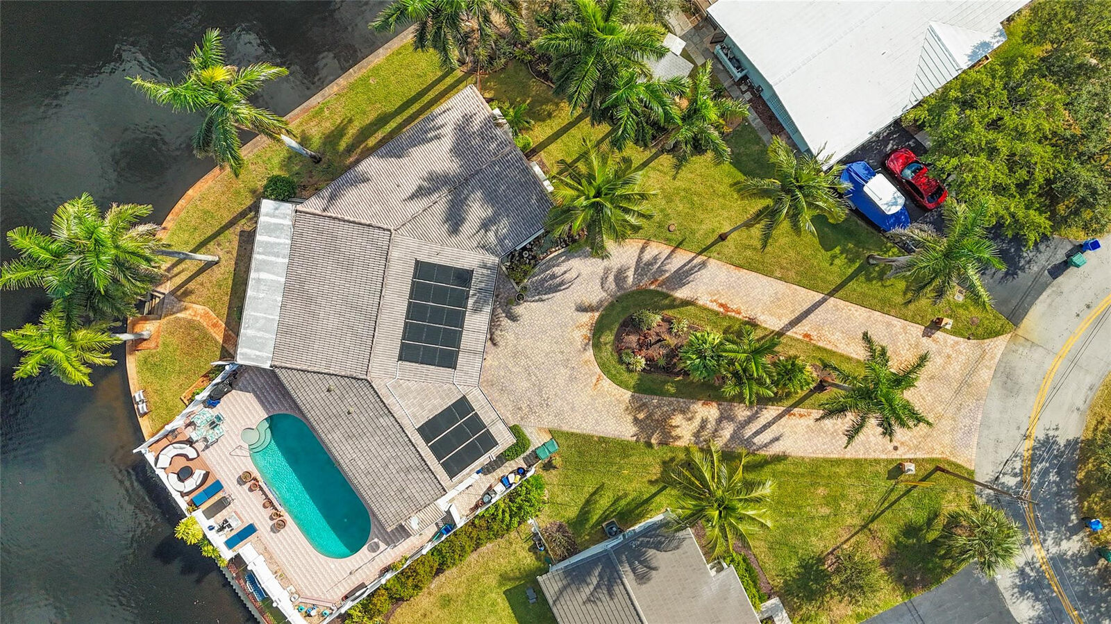Property Photo: 4740 NE 15th Avenue FL 33334