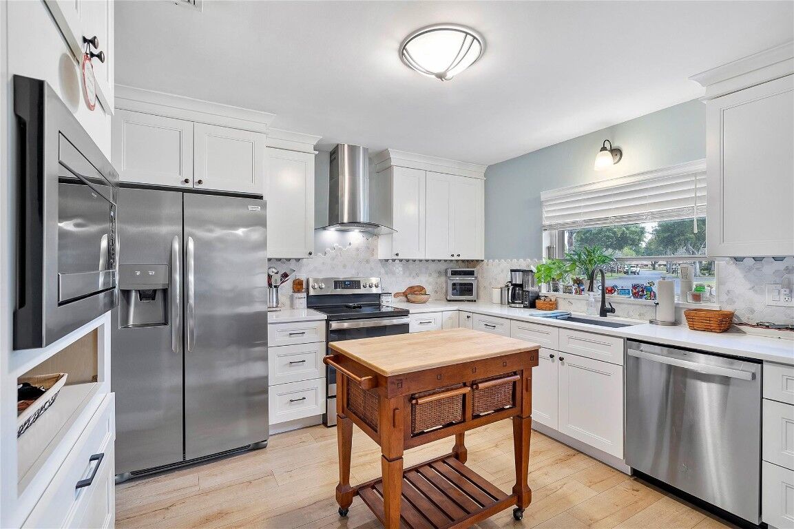 Property Photo:  4872 Hawkwood Road B  FL 33436 