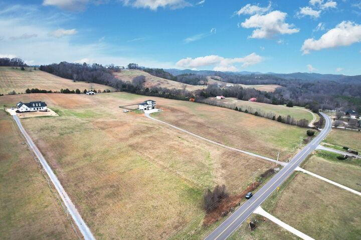 Property Photo:  00 00 Upper River Road NE  TN 37310 