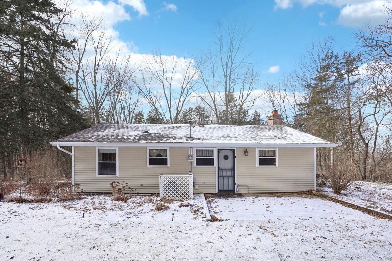 Property Photo:  W10892 County Road V  WI 53555 