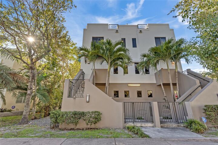 Property Photo:  1405 Galiano St 4  FL 33134 