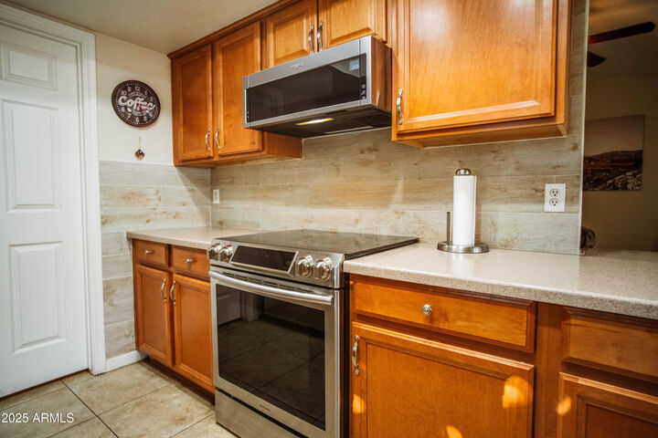 Property Photo:  919 W Lodge Drive  AZ 85283 