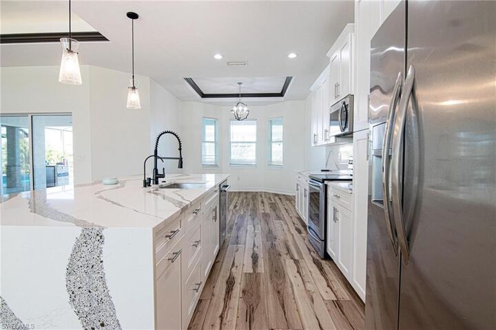 Property Photo:  223 SE 17th St  FL 33990 