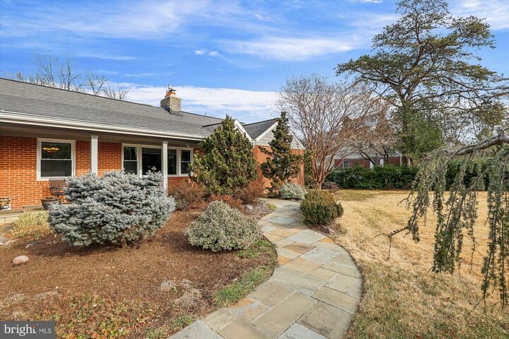 Property Photo: 6448 Sleepy Ridge Road VA 22042