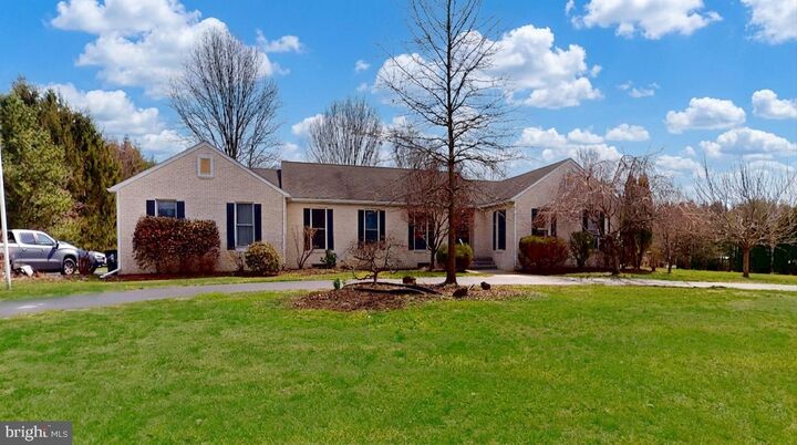 Property Photo:  5 Githens Lane  NJ 08048 