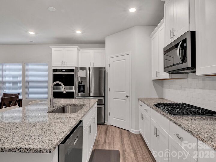 Property Photo:  300 Cedar Knoll Circle  NC 28134 