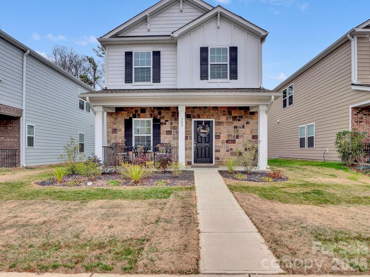 Property Photo: 300 Cedar Knoll Circle NC 28134