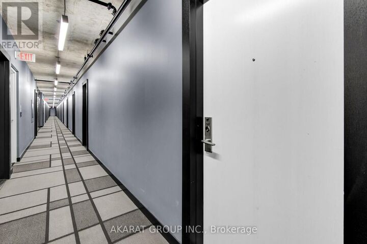 Property Photo:  39 Brant Street 723  ON M5V 0M8 