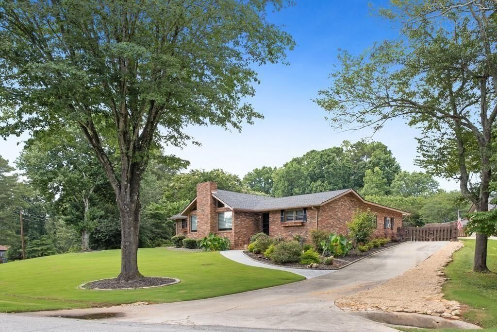 Property Photo:  2816 Cardinal Lake Circle NW  GA 30096 