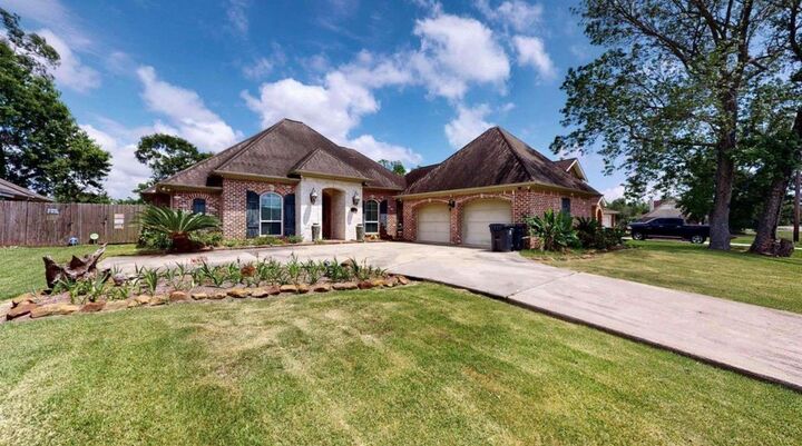 Property Photo:  104 Mockingbird Lane  TX 77611 