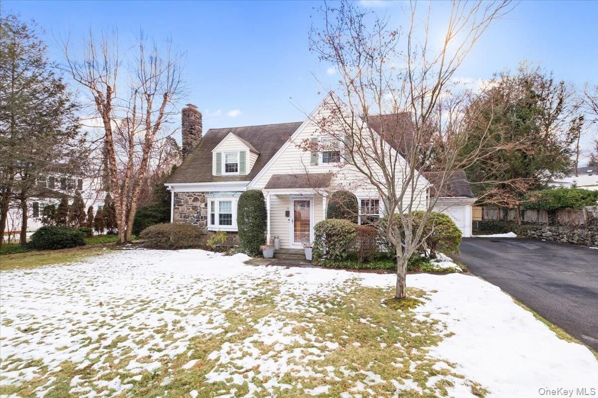 Property Photo:  12 Stoneleigh Close  NY 10583 