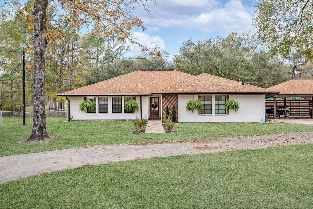 Property Photo: 304 Hosea Forrest Road TX 75949