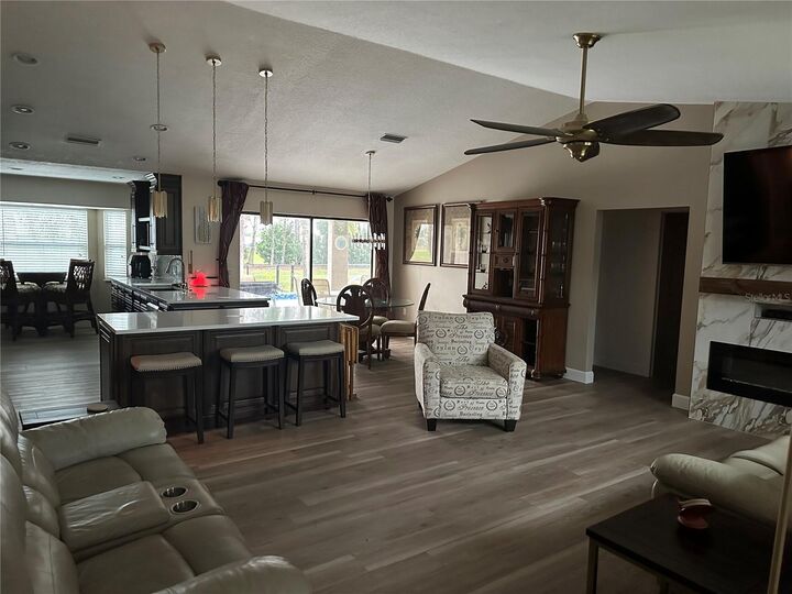 Property Photo:  7 Oakland Hills Court  FL 33947 