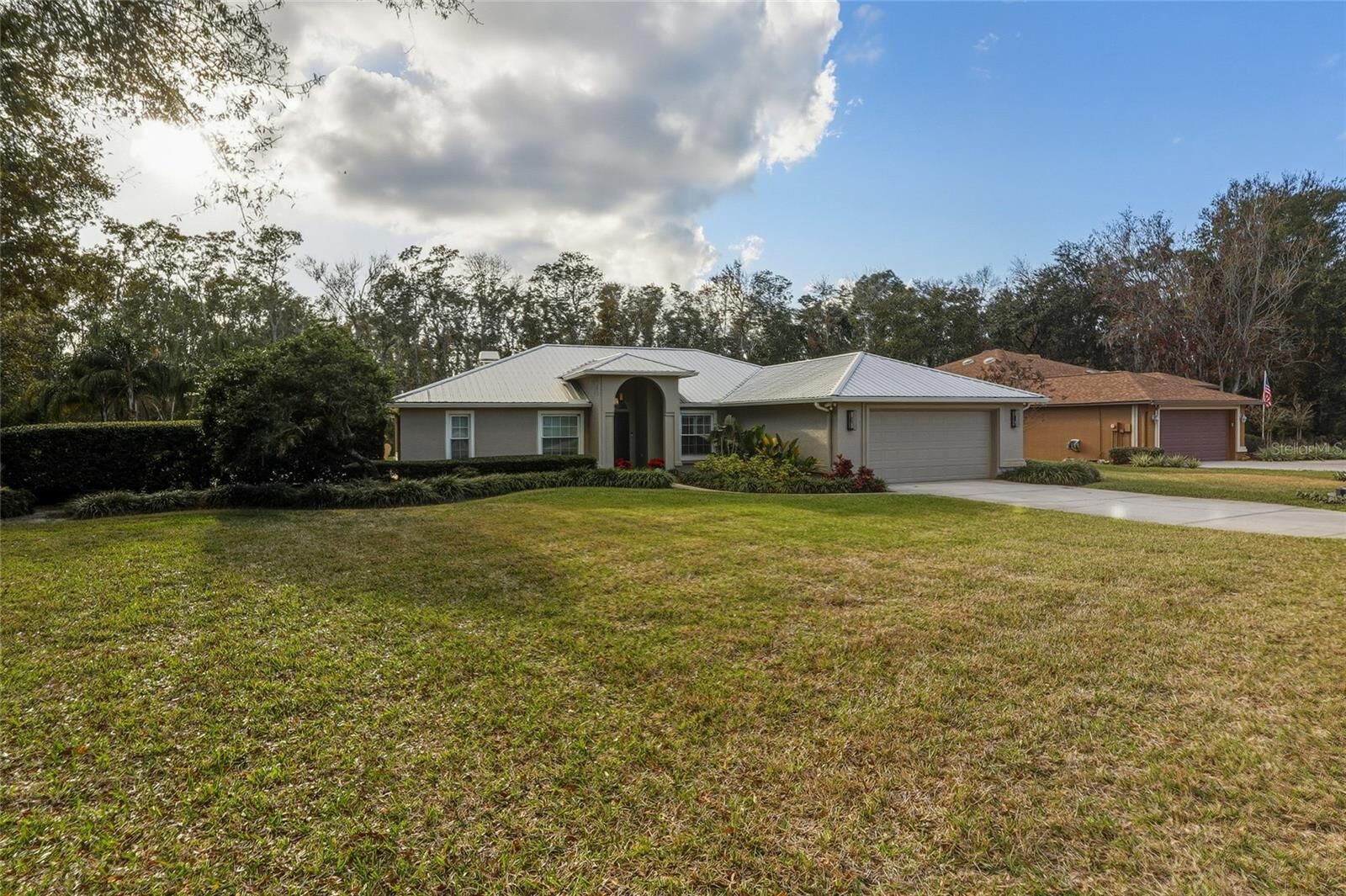 Property Photo:  5475 Saddlebrook Way  FL 33543 