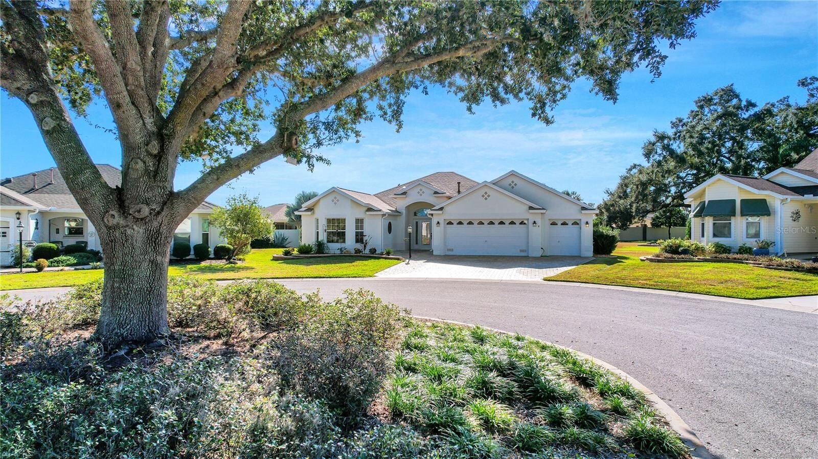 Property Photo: 17725 SE 83rd Lucas Court FL 32162