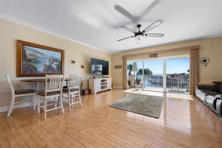 Property Photo:  9923 Manatee Avenue W  FL 34209 