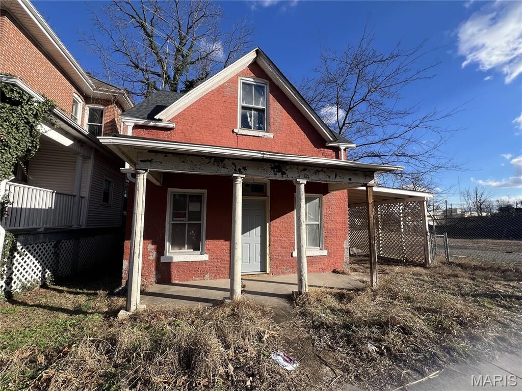 Property Photo:  32 N Ellis Street  MO 63701 