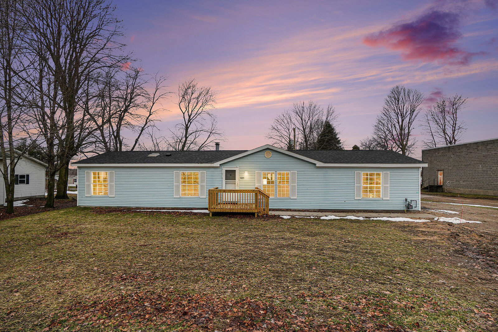 Property Photo:  625 E Main Street  MI 49408 