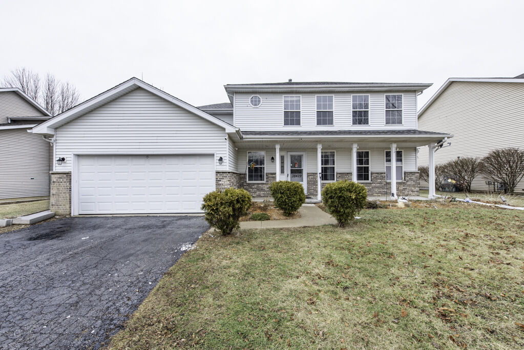 Property Photo:  38429 N Creek Court  IL 60087 