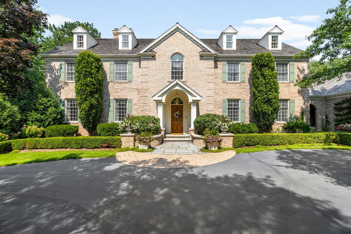 Property Photo:  340 E Westleigh Road  IL 60045 