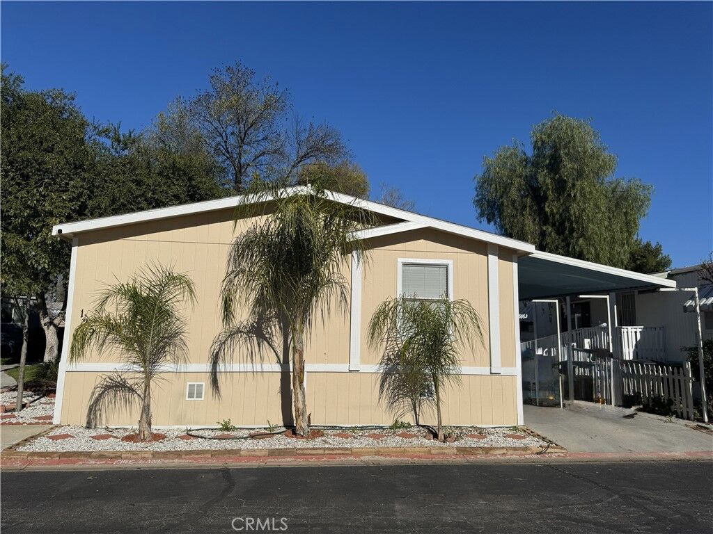 Property Photo:  350 E San Jacinto 125  CA 92571 