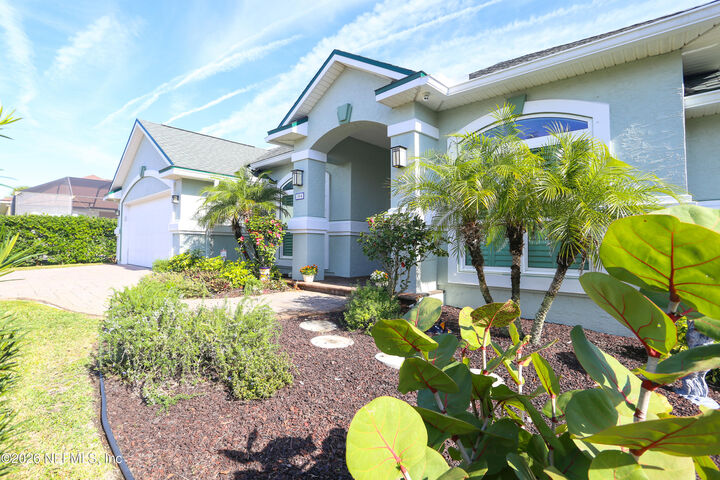 Property Photo:  304 Coconut Grove Court  FL 32084 