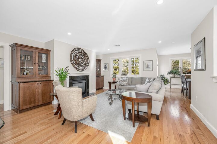 Property Photo: 4 Heather Court NH 03062