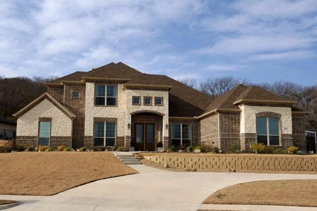 Property Photo:  2454 Creekwood Drive  TX 75104 