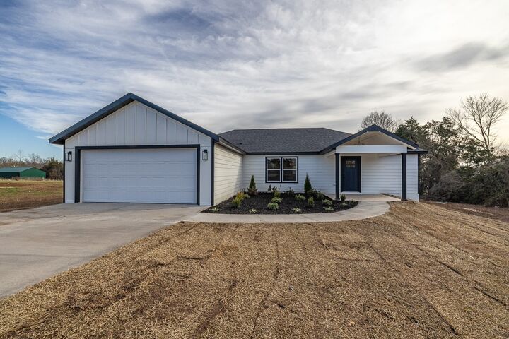 Property Photo: 326 Madison 8965 AR 72740