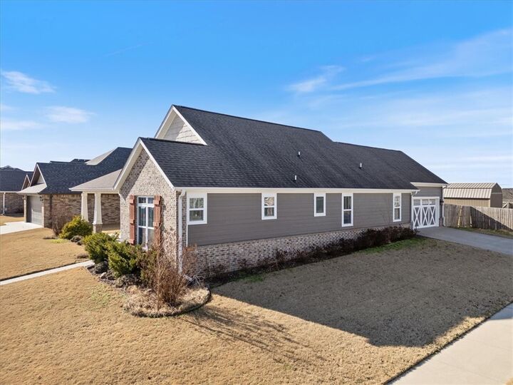 Property Photo:  1100 Canyon Gate Drive  AR 72761 