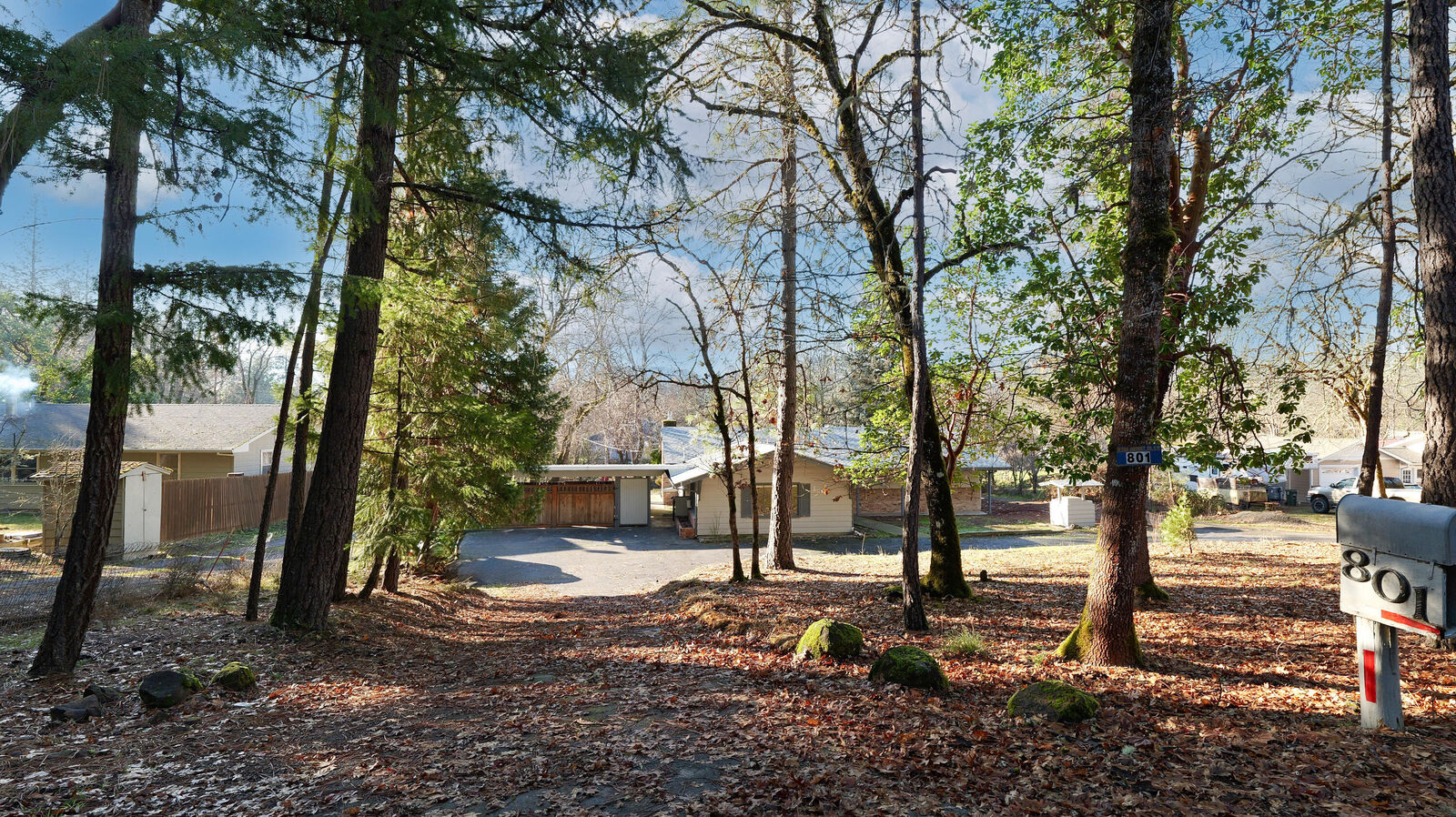 Property Photo:  801 Old Ferry Road  OR 97539 