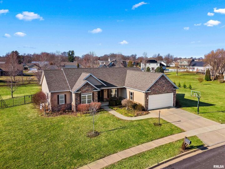 Property Photo:  526 N Hurff Drive  IL 61529 