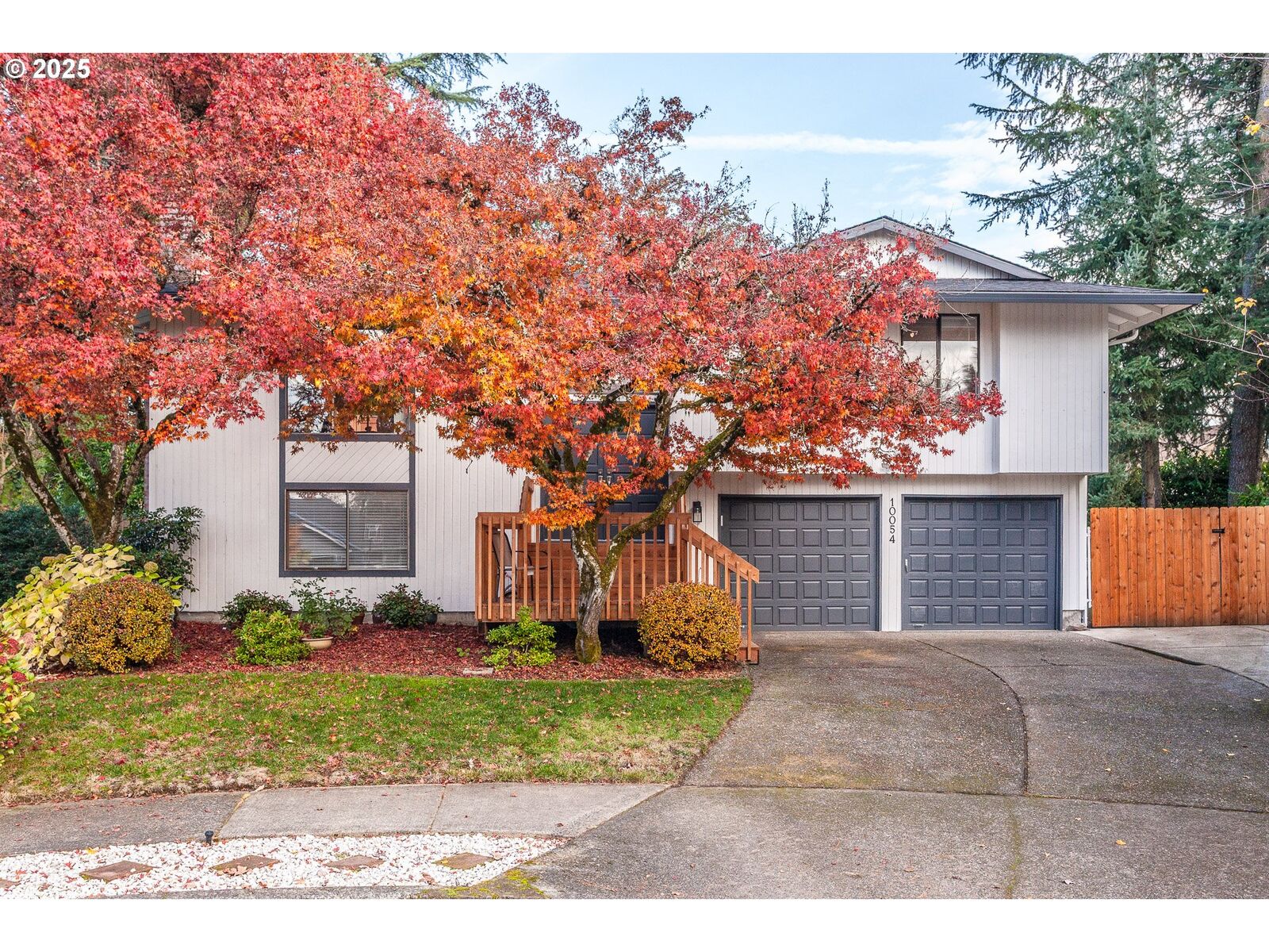 Property Photo:  10054 SW Erie Ct  OR 97062 