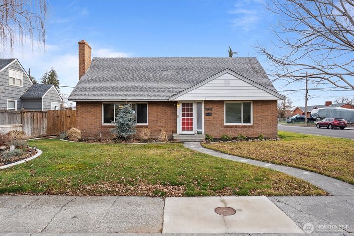 Property Photo: 1162 D Street SW WA 98823