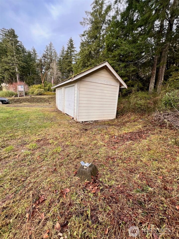 Property Photo:  453 E Victor Road  WA 98528 