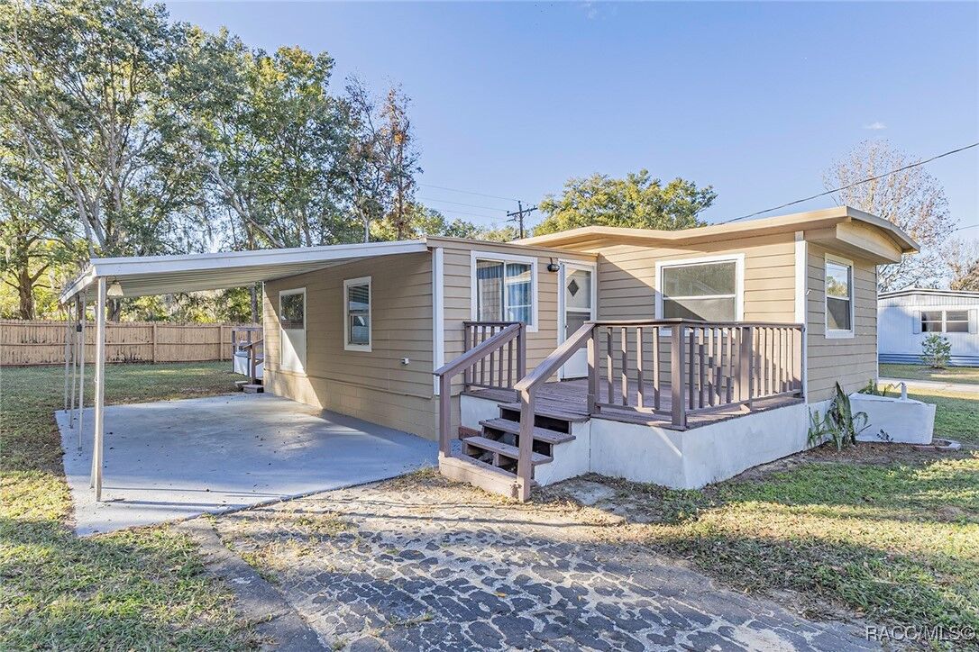 Property Photo:  1672 S Canary Terrace  FL 34450 