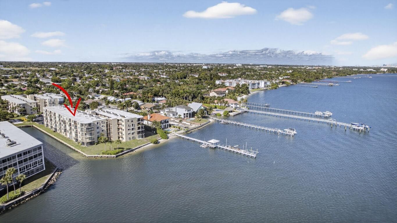 Property Photo:  896 N Federal Highway 225  FL 33462 