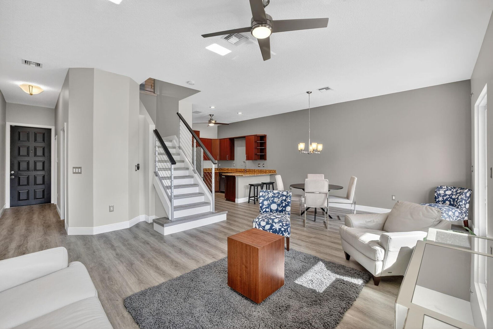 Property Photo:  3024 NE 5th Terrace 10  FL 33334 