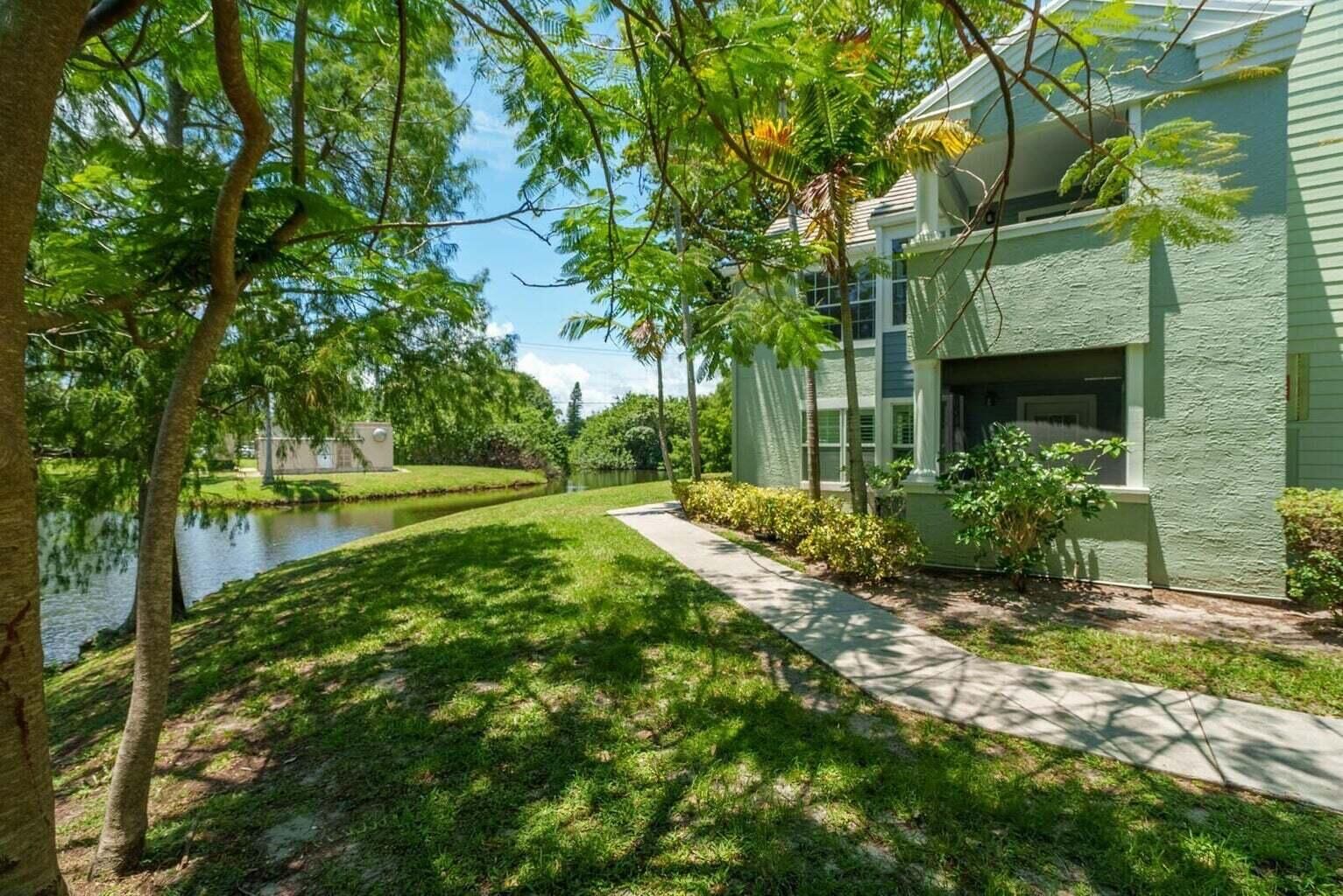 Property Photo:  1050 Crystal Way P  FL 33444 