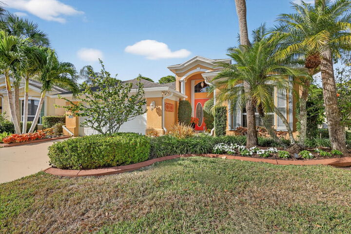 Property Photo:  645 NW Venetto Court  FL 34986 