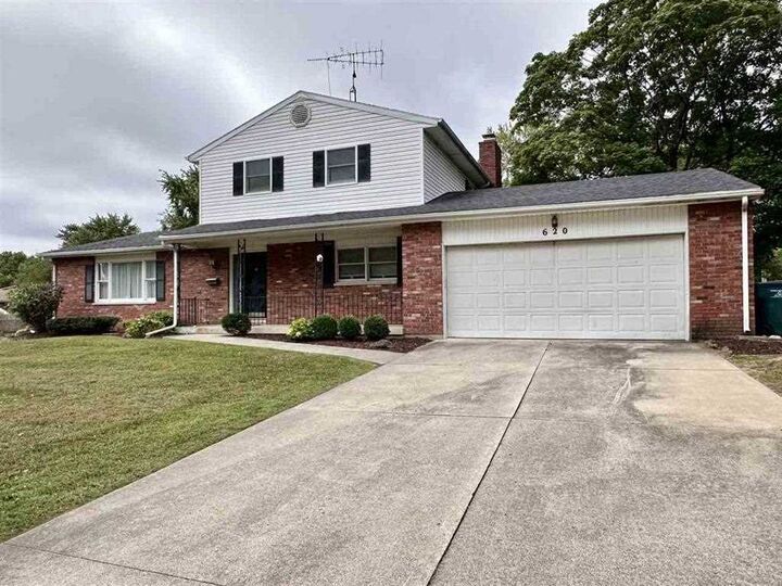 Property Photo:  620 Alice Lane  IN 47374 