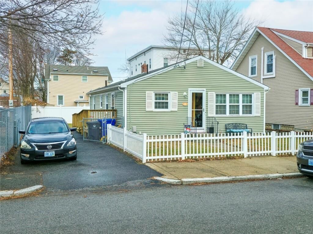 Property Photo:  80 Oakland Avenue  RI 02861 