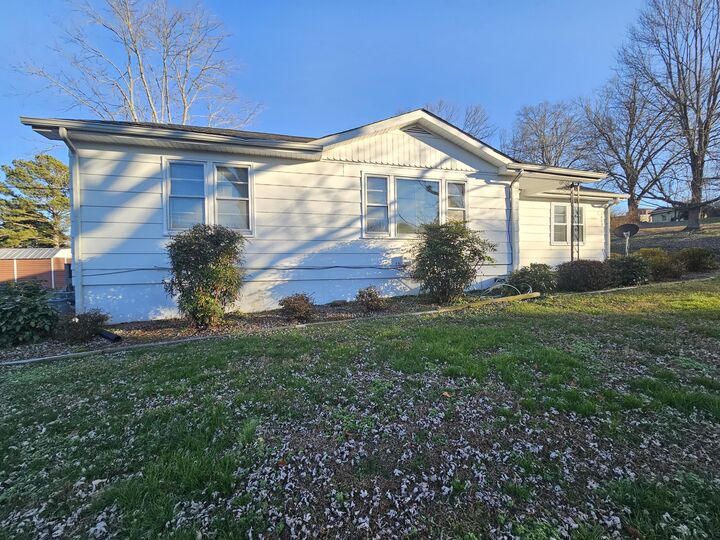 Property Photo:  1809 Elrod Street SE  TN 37311 