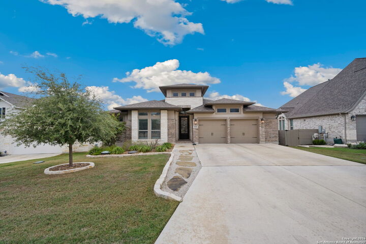Property Photo: 422 Bridle Trail TX 78132