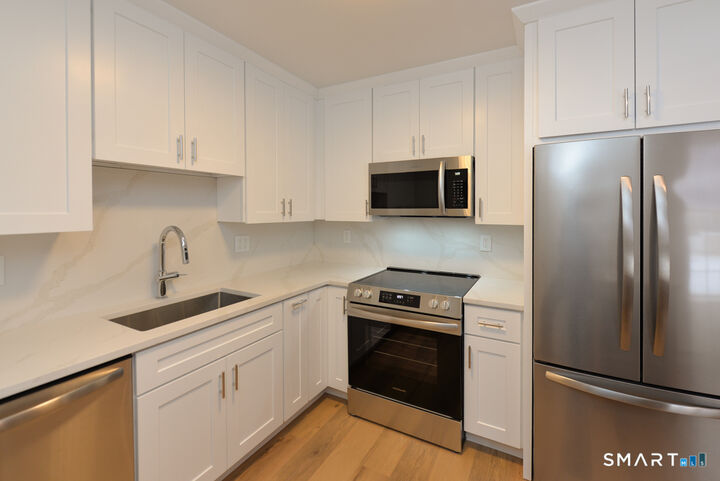 Property Photo:  63 Glen Ridge Court 63  CT 06776 