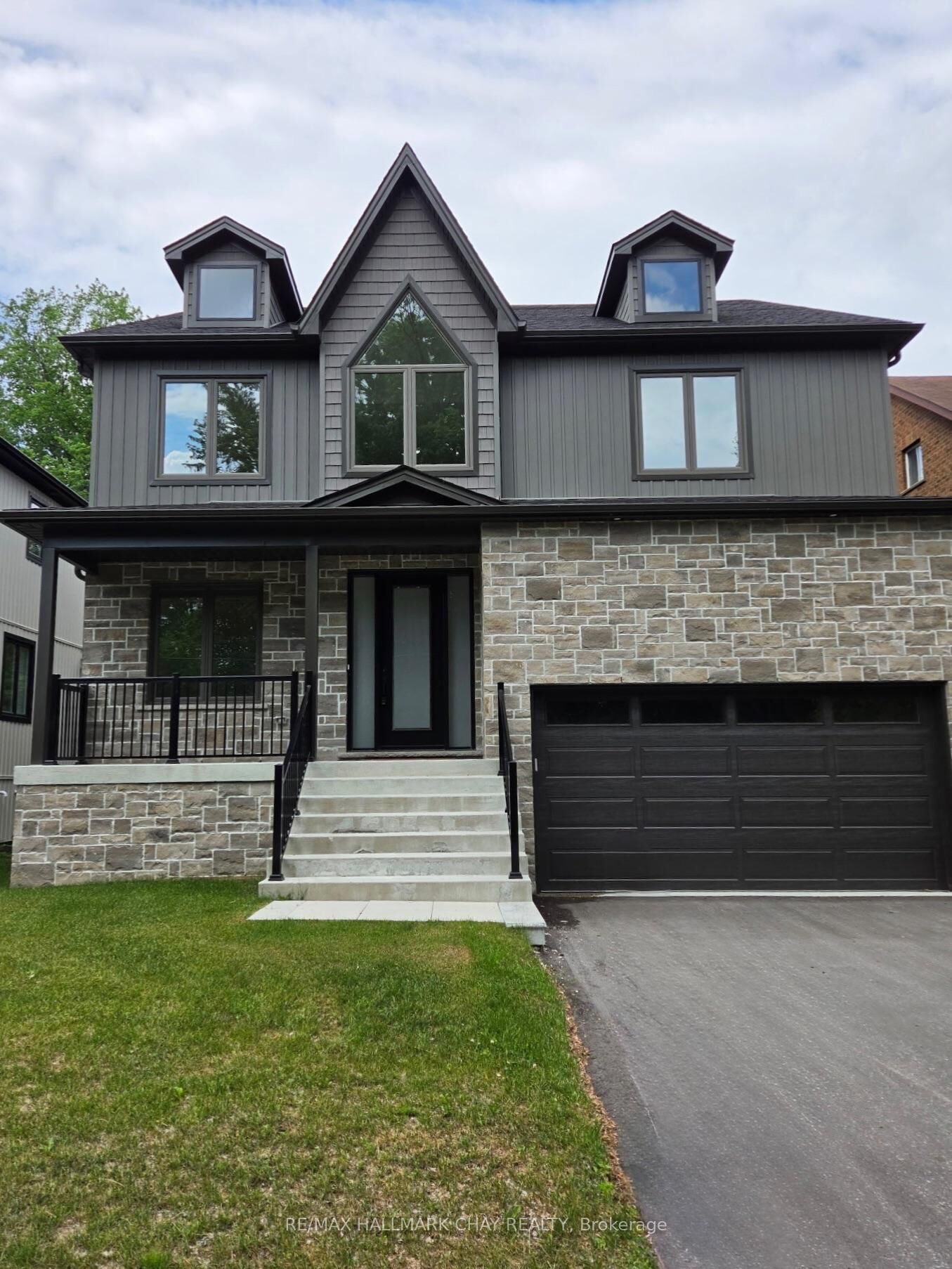 Property Photo: 86 37th Street N ON L9Z 2B5