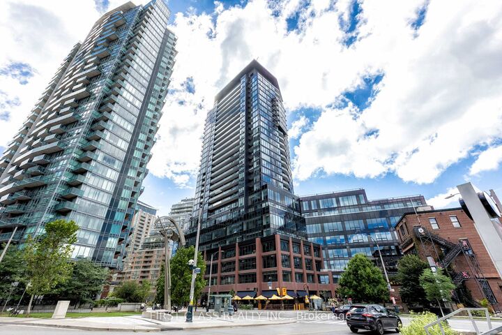 135 East Liberty Street 2606 — photo 1