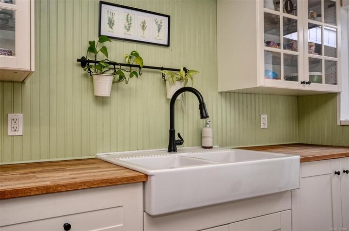 Property Photo:  271 Battleford Ave  BC V8Z 1K7 