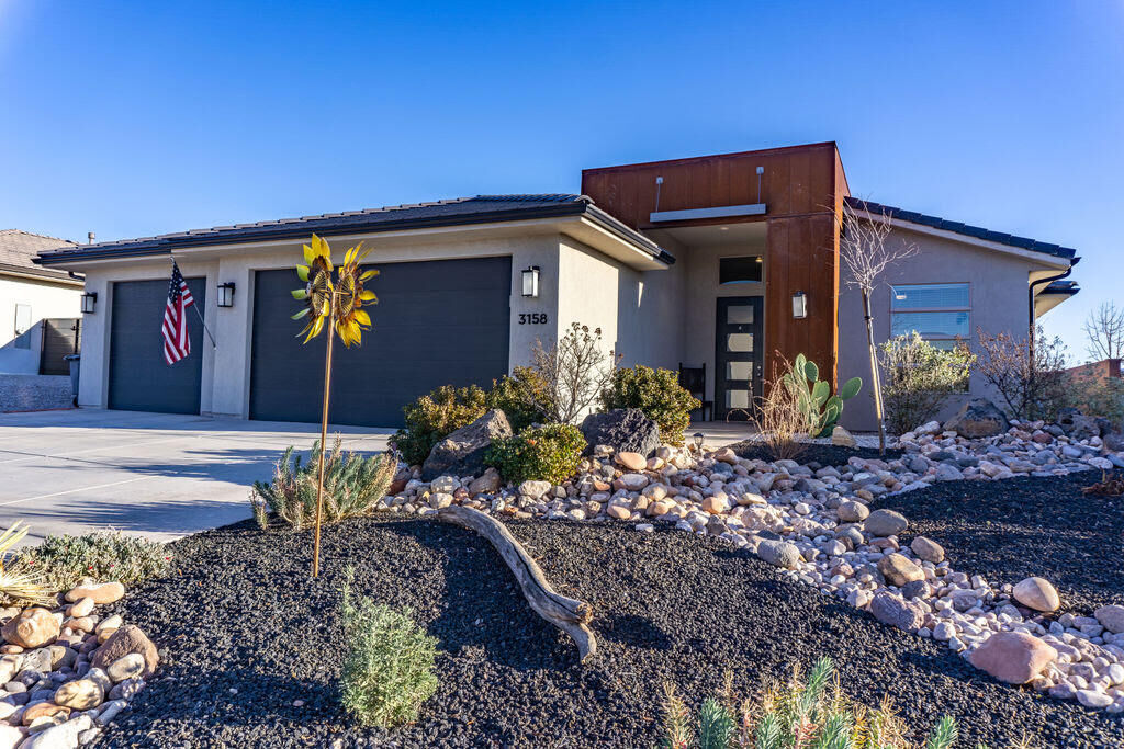 Property Photo:  3158 E Fuchsia Dr  UT 84790 
